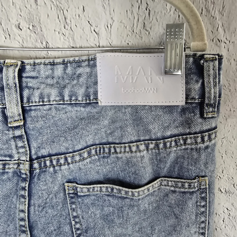 BoohooMAN Light Wash Straight Leg Button Fly Rigid Jeans 32 Long